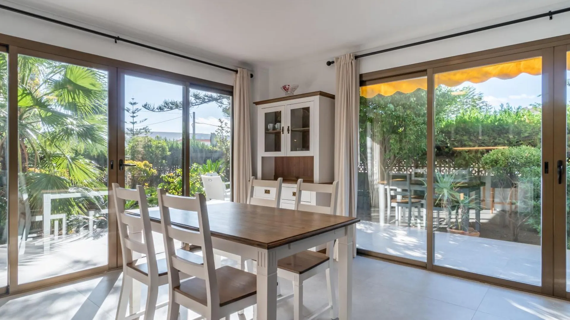 Ponent Cala Ratjada Apartments C  卡拉纳雅达